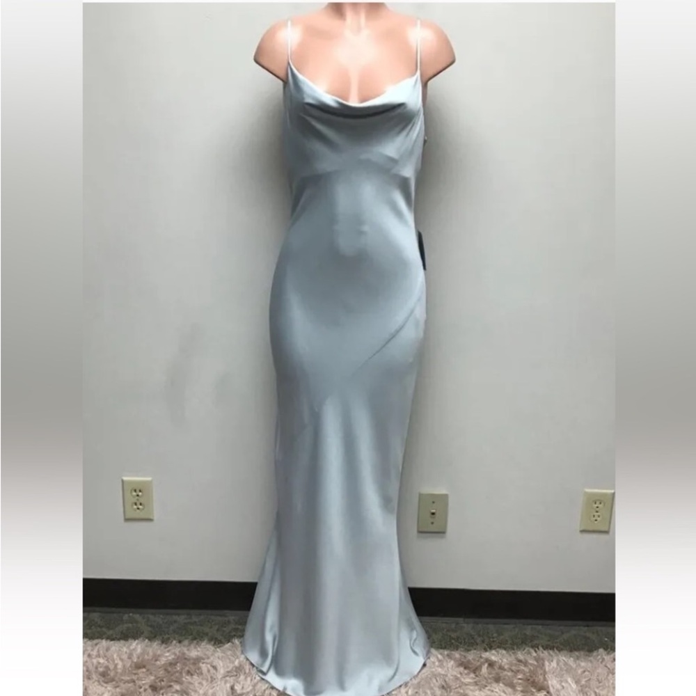 NWT - Shona Joy Blue elegant evening gown Size US 6. Size AUS 10
